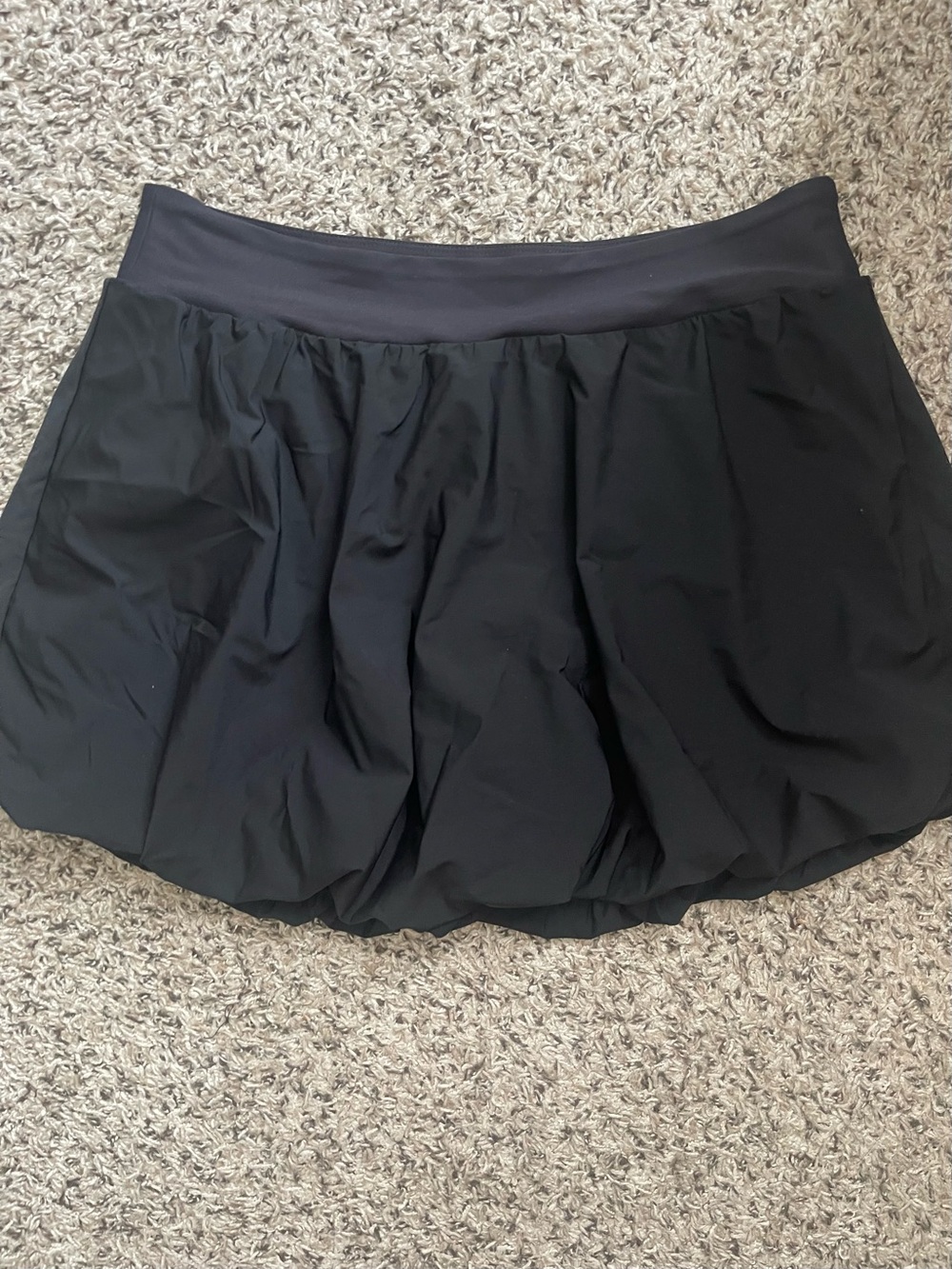 NWOT Old Navy Women’s Black Bubble Skort
